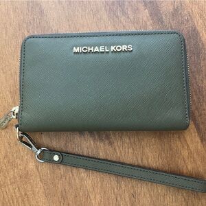 Michael Kors Green Wristlet wallet